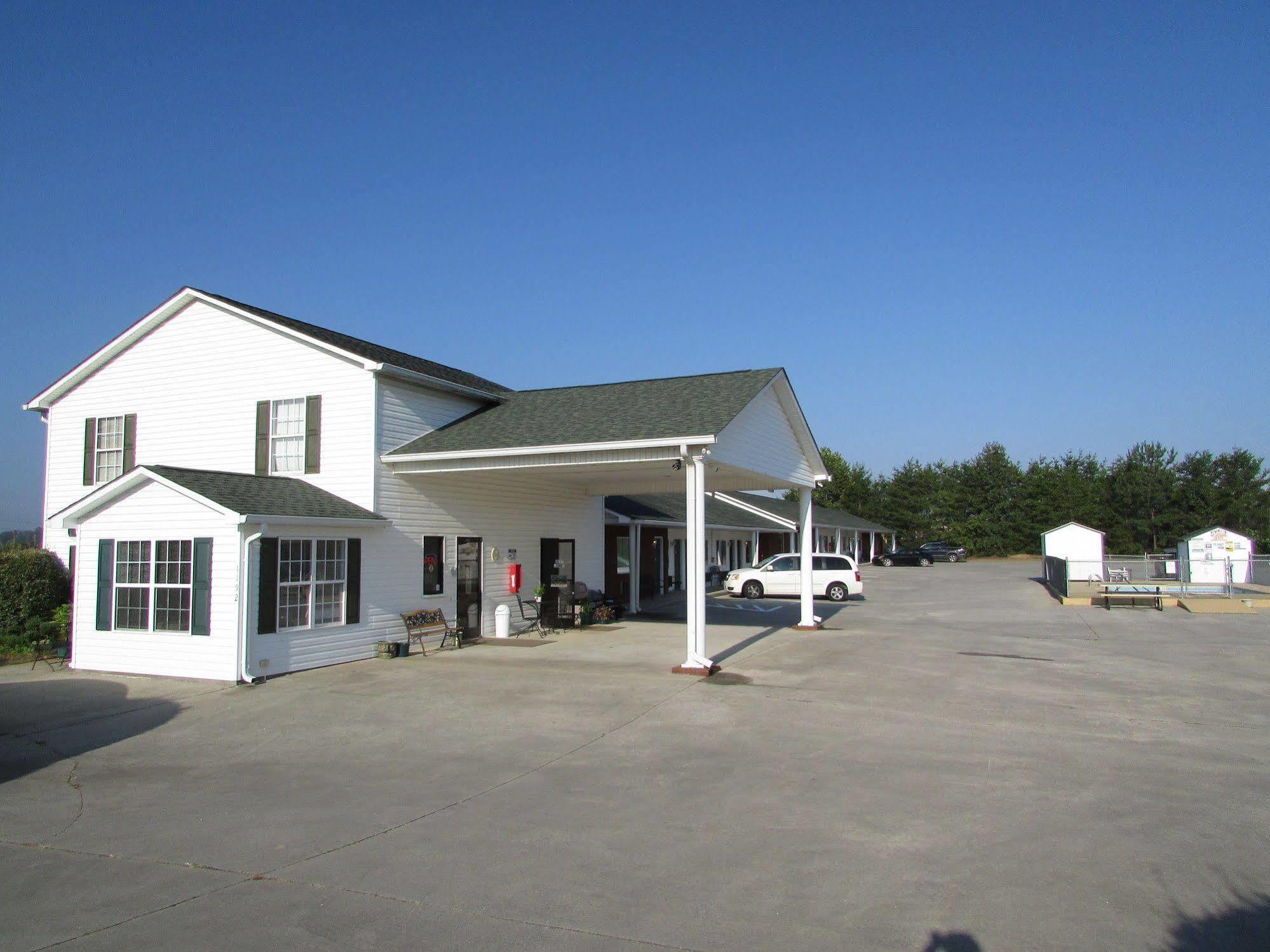 Douglas Inn & Suites, Blue Ridge, Ga Exteriör bild